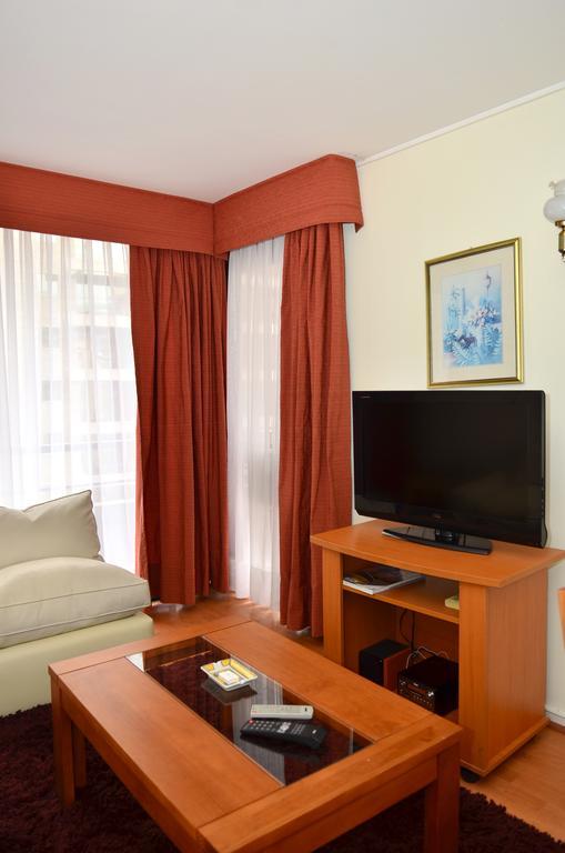 Rent A Home Bosque Norte 圣地亚哥 外观 照片